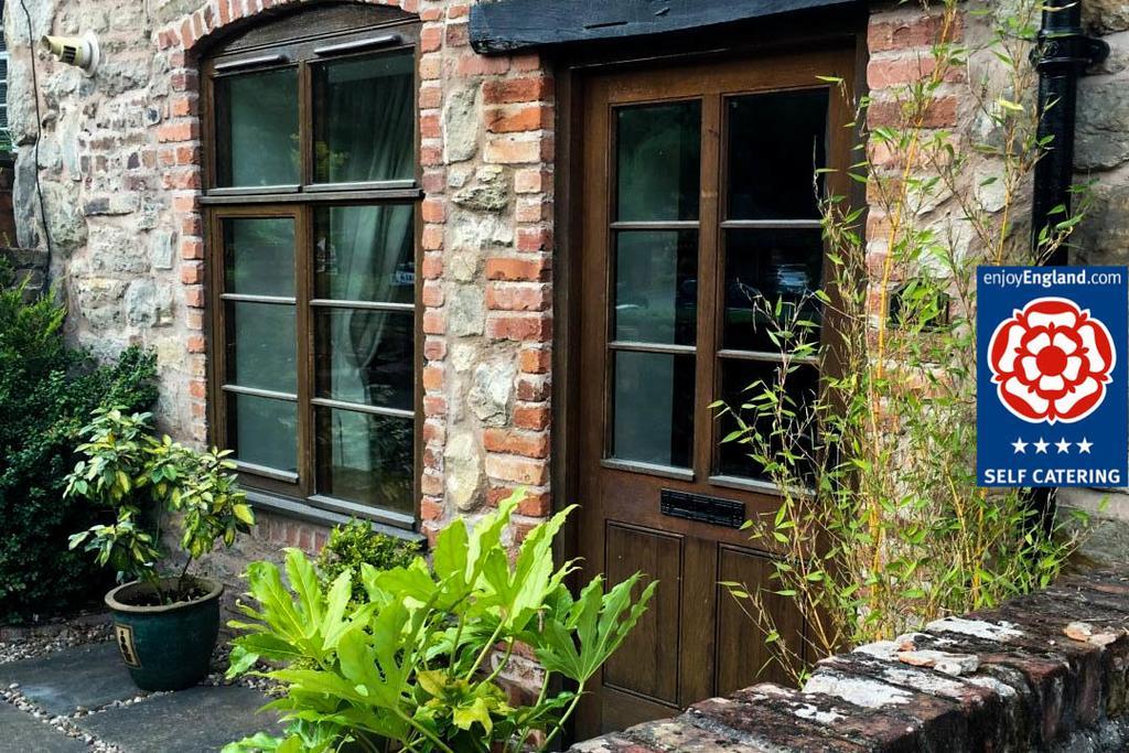 Ironbridge River Cottages Extérieur photo